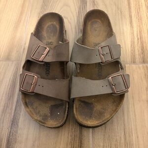 Birkenstock Arizona Mocha
Sandals Size 38 womens
7-7.5